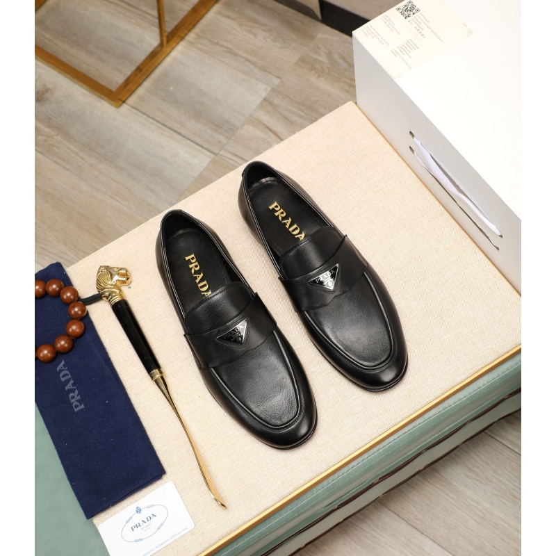 Pra*a leather shoes